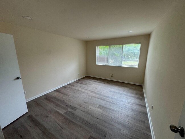 Building Photo - 5801 Quantrell Ave