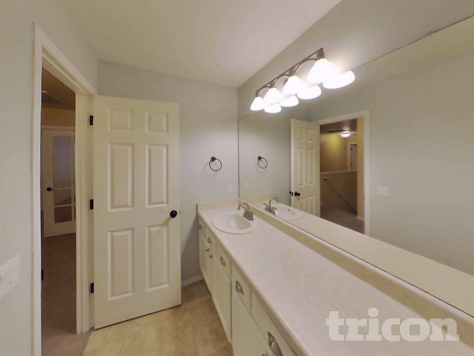 Building Photo - 2254 SW Siskin Cir