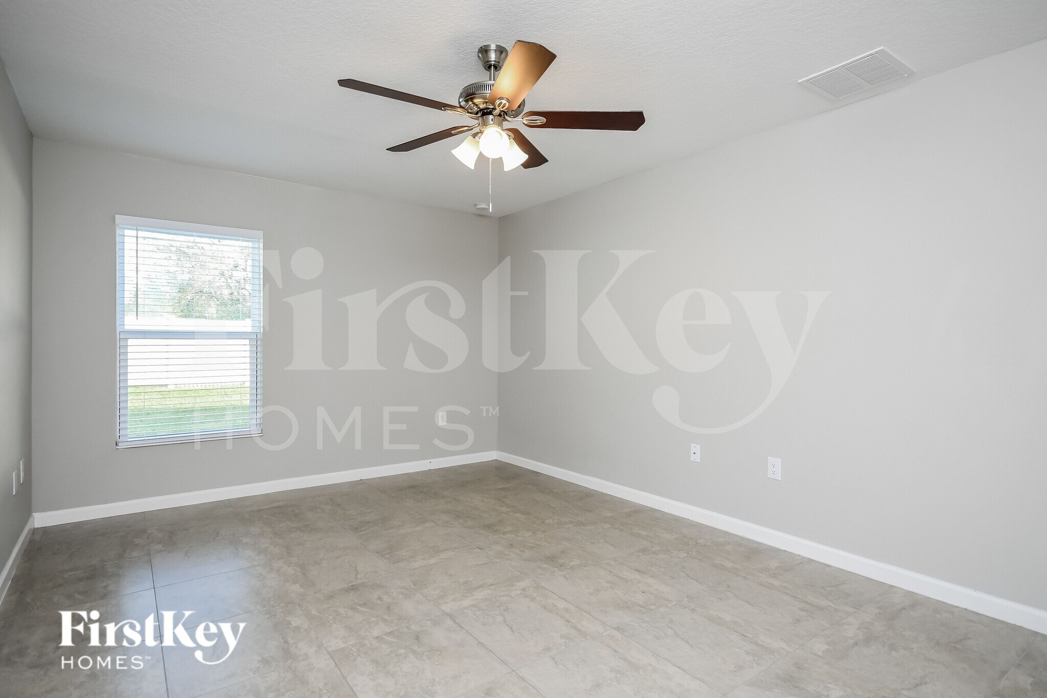 Building Photo - 421 Earhart Dr