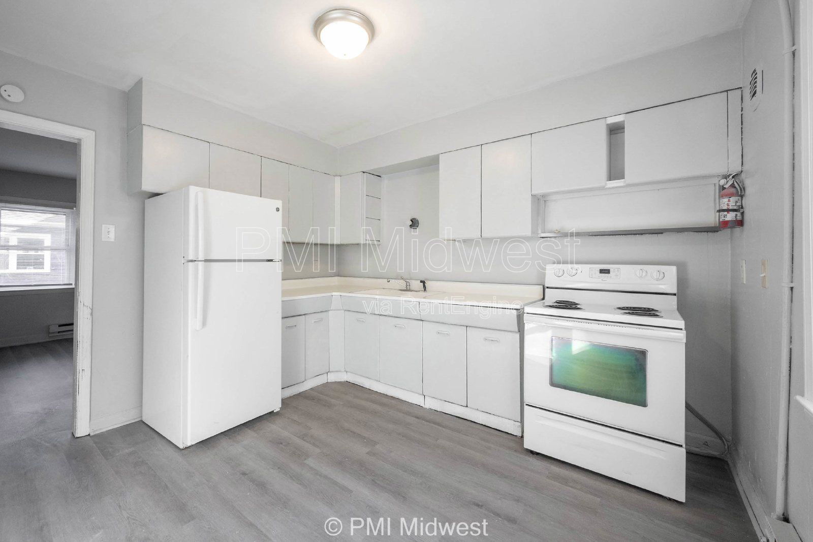 Building Photo - 3725 N Sherman Dr