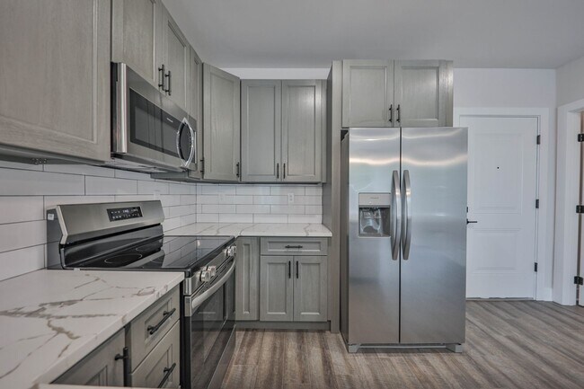 Building Photo - Brand New Luxury unit on Broadway in Bangor!