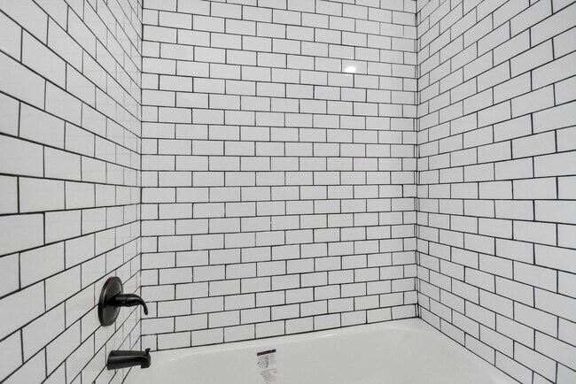 Building Photo - 262 1/2 De Boll St