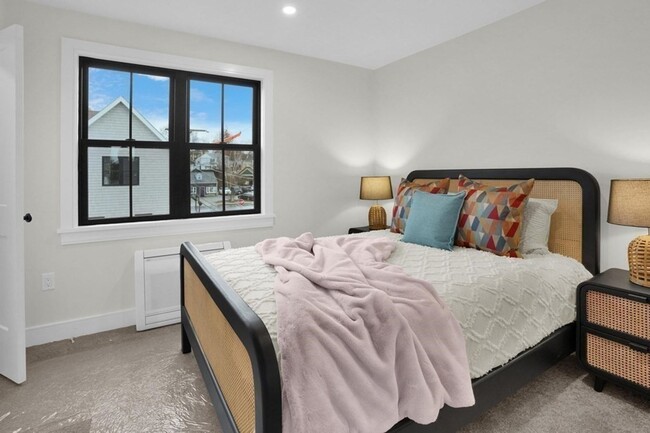 Building Photo - Townhomes at 5-7 Water St | One-Bedroom El...