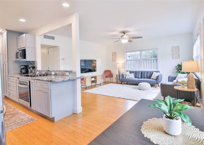 Building Photo - 2181 Hyde Park St