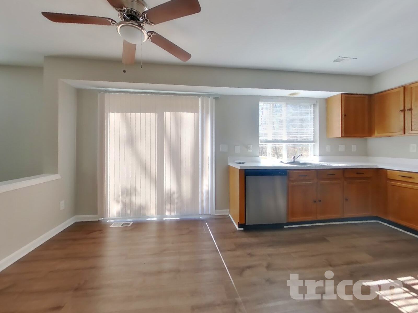 Building Photo - 4655 Queens Grove St