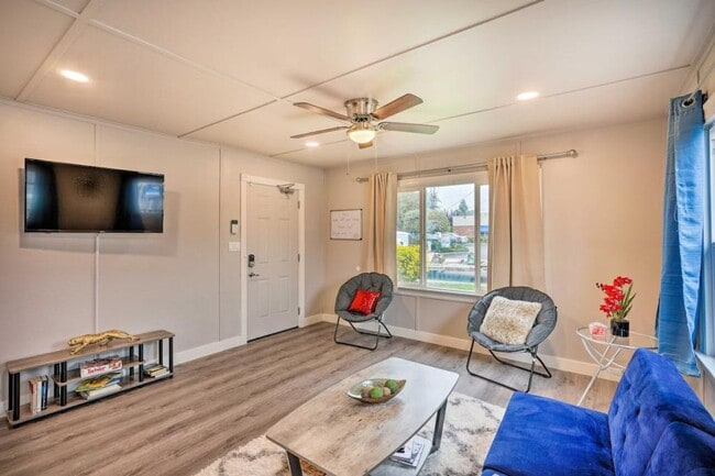 Building Photo - 9590 2nd Ave