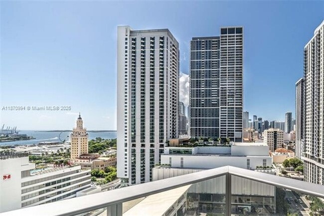 Building Photo - 851 NE 1st Ave