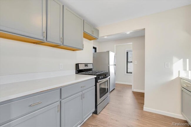 Building Photo - 60 W Harry Ave