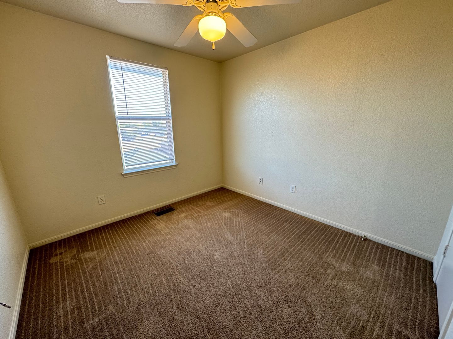 Building Photo - 205 Lydia Dr