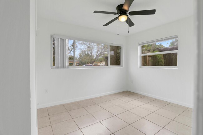 Building Photo - 1034 Sparkman St