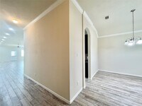Building Photo - 10803 Marigold Glen Way