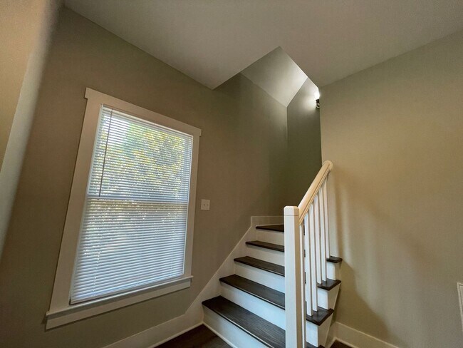 Building Photo - PRE-LEASING FOR AUGUST 2024!