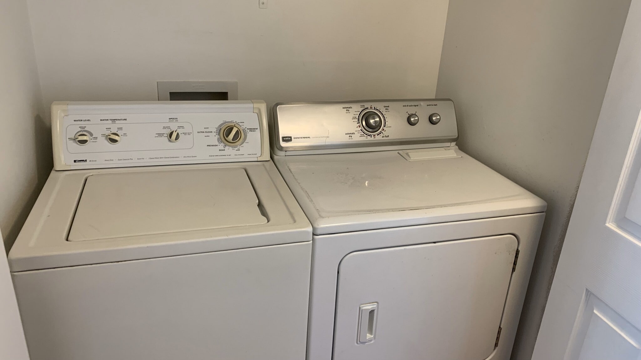 Building Photo - 1714 Meadows Cir W