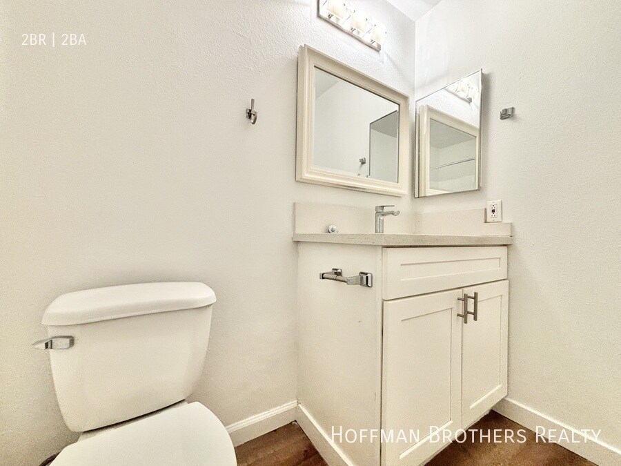 Building Photo - 11817 Victory Blvd