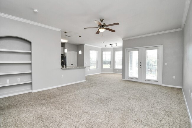 Building Photo - 6777 Sommerall Dr