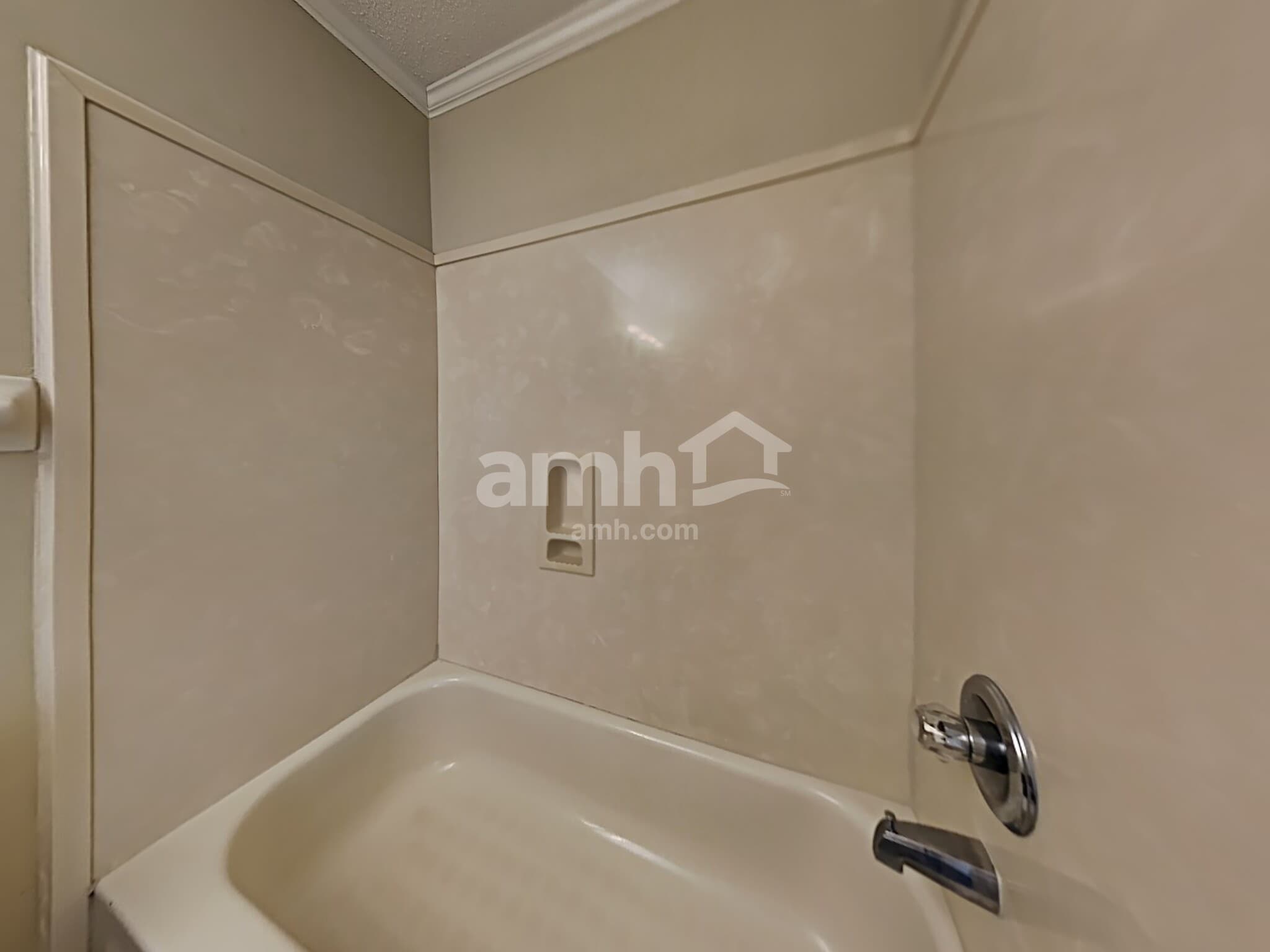 Building Photo - 10067 Woodland Grove Dr