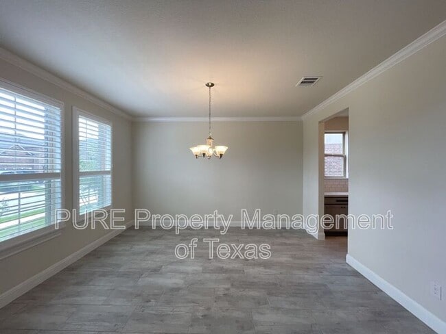 Building Photo - 716 Expedition Way