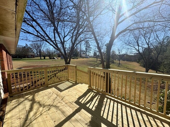 Building Photo - 213 Morris St