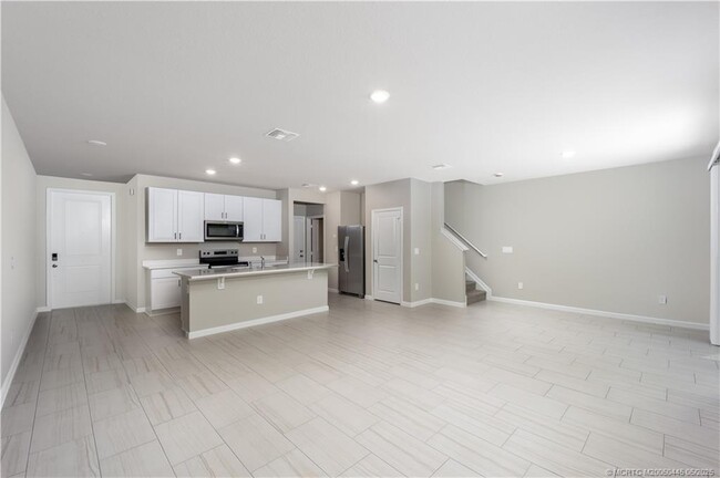 Building Photo - 407 Salisbury Cir