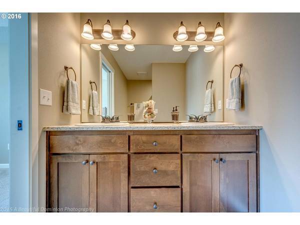Building Photo - HALF OFF OCTOBER!  Beautiful Luxury Home f...
