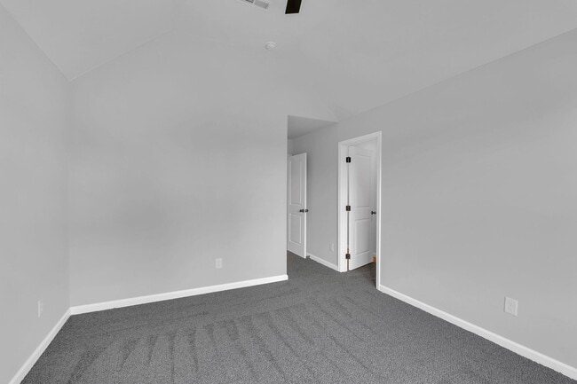 Building Photo - 164 S Ford St