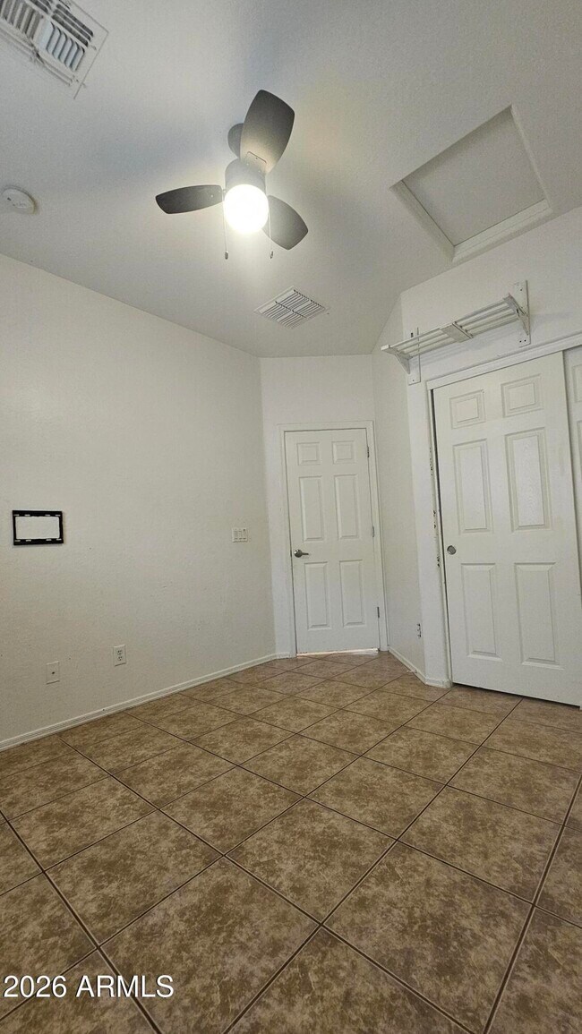 Building Photo - 9915 W Wier Ave