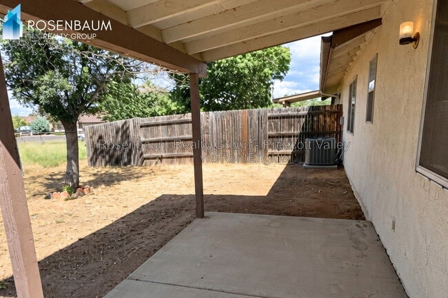 Building Photo - 7600 E Horseshoe Ln