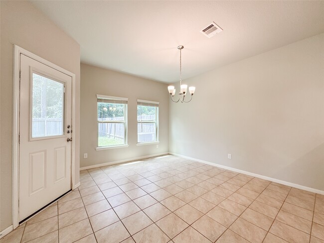 Building Photo - 105 Camelot Pl Ct