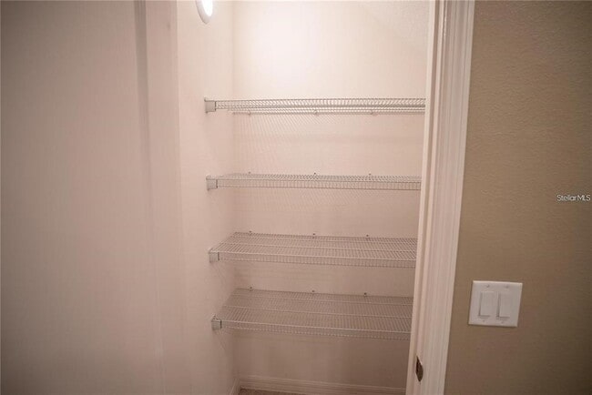 Building Photo - 131 Primrose Dr