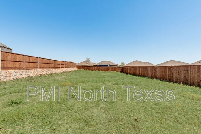 Building Photo - 512 Tartane Dr