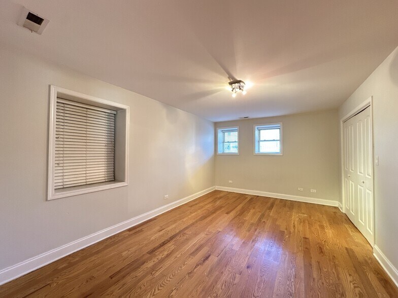 Building Photo - 1116 E 46th St