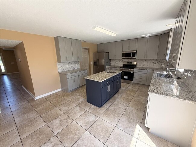 Building Photo - 4 Princess Geraldine Pl