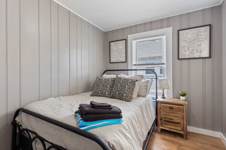 Building Photo - 2 Island Path