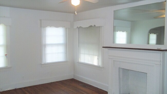 Building Photo - 206 Hudson St