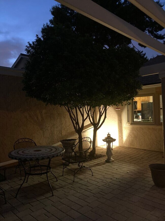 Building Photo - Perfect & Newly Updated Vacation Home, 45+ Active Adult Community. Available May through October2026