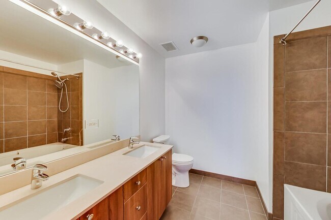 Building Photo - 235 W Van Buren St