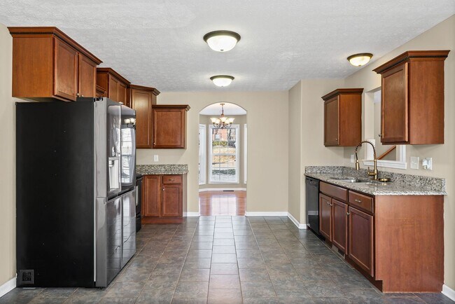 Building Photo - Pet Friendly Four Bedroom!