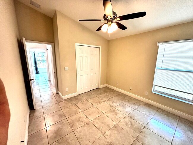 Building Photo - 9558 Sea Spray Dr
