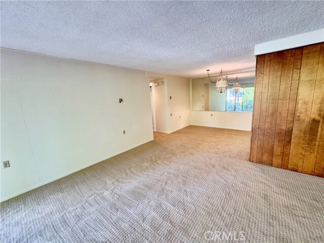 Building Photo - 547 Via Estrada