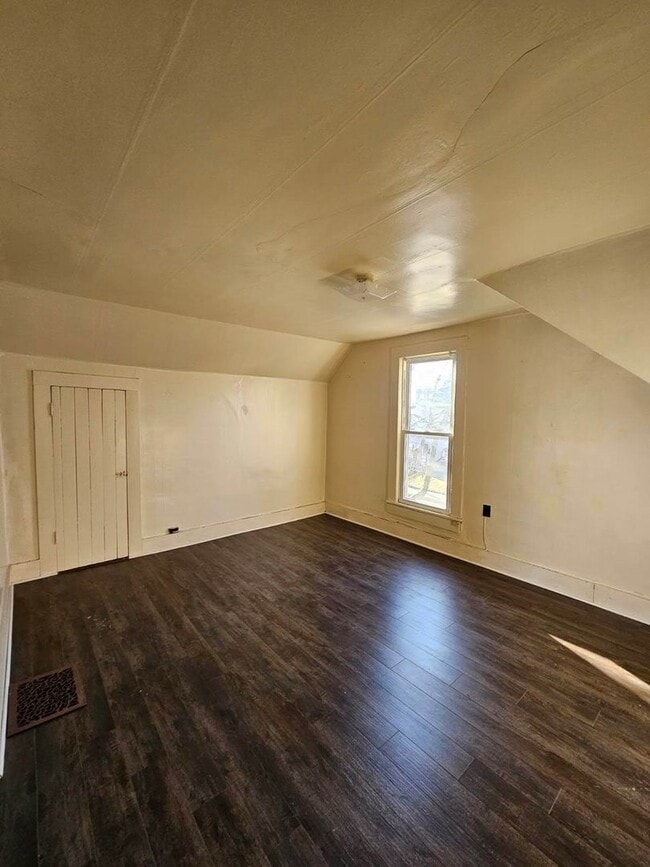 Building Photo - 204/206/208 N Fort Wayne St