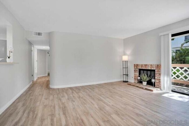 Building Photo - 9346 Twin Trails Dr