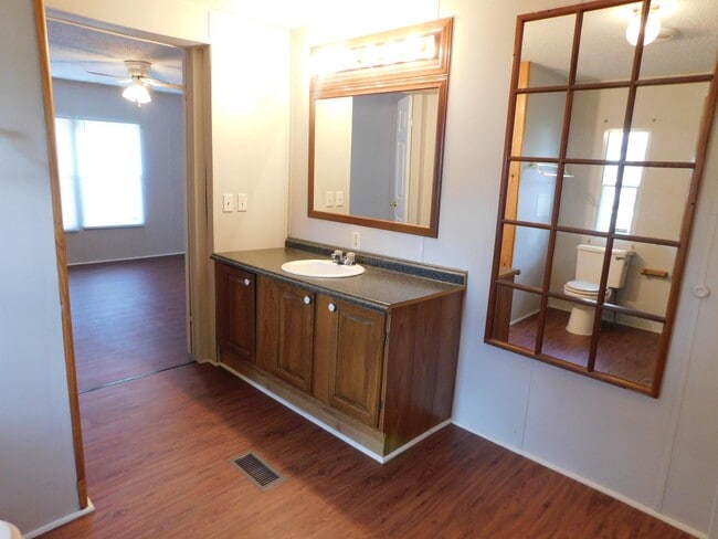 Building Photo - 482 Kelly Springs Rd