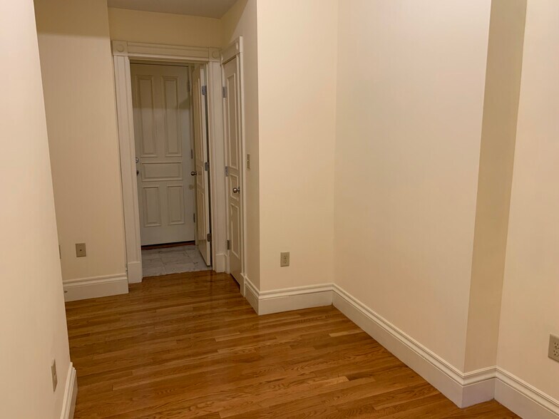 Building Photo - 195 Commonwealth Ave