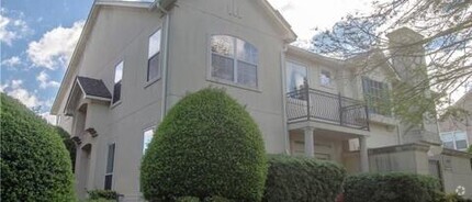 Building Photo - 617 Regency Dr