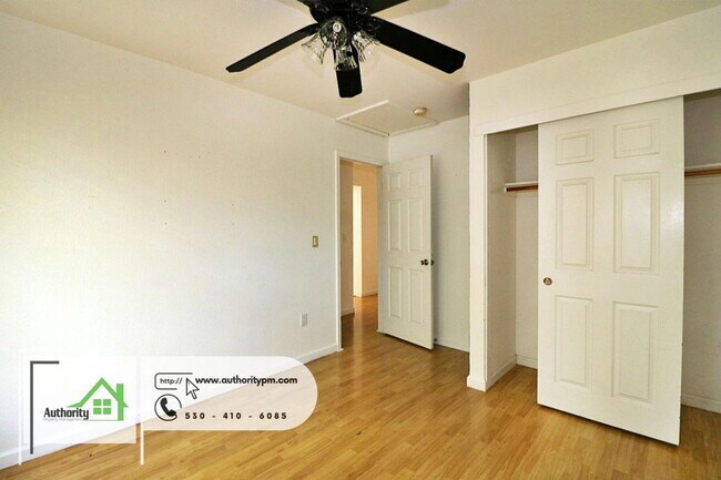 Building Photo - 2151 Hemingway St