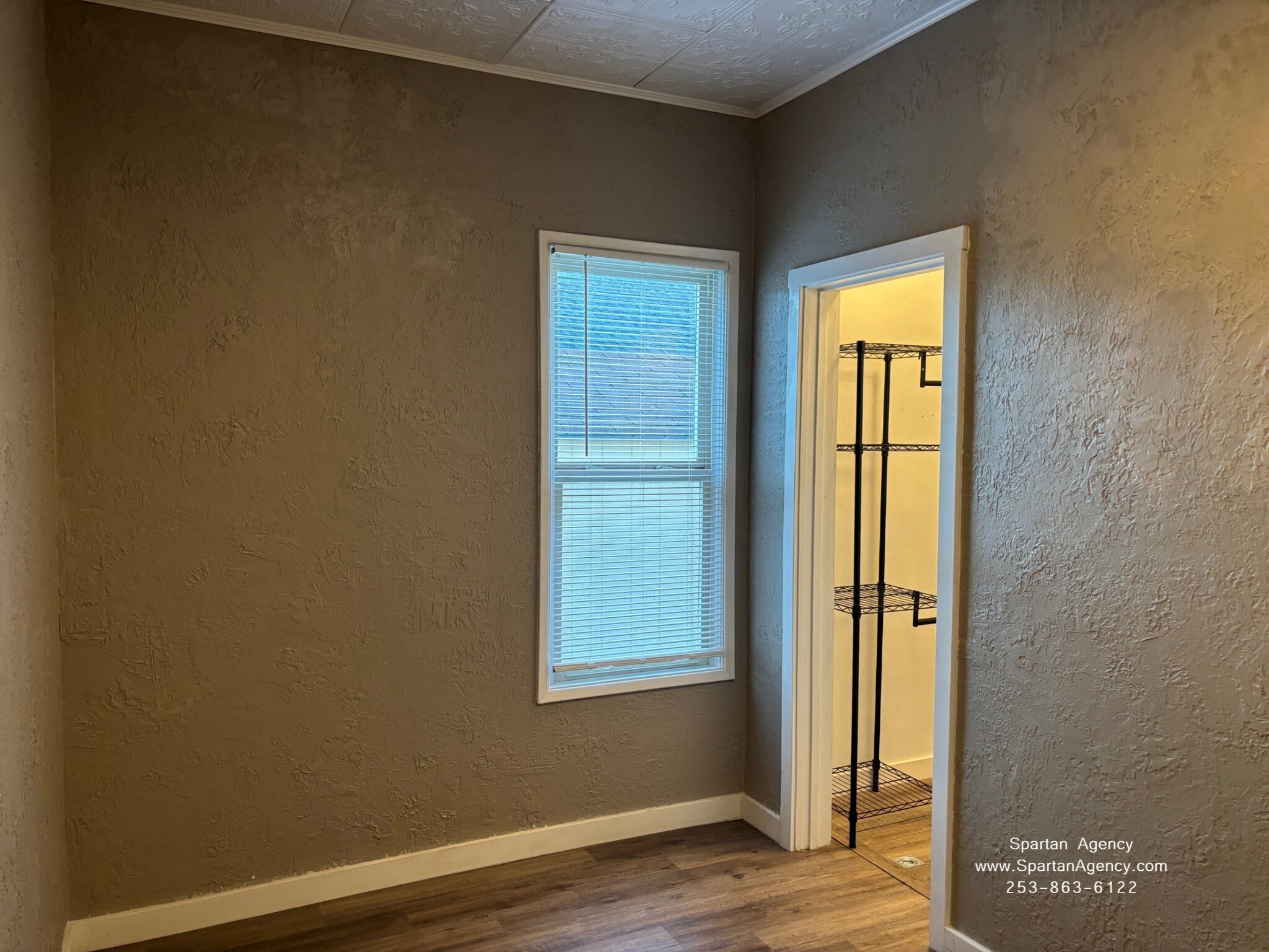 Building Photo - 1727 Pease Ave