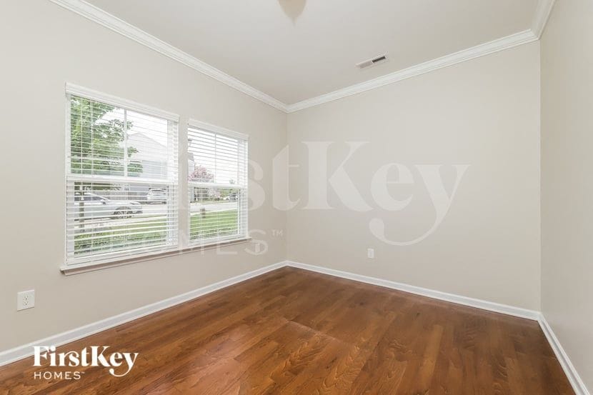 Building Photo - 1205 Quail Heights Dr