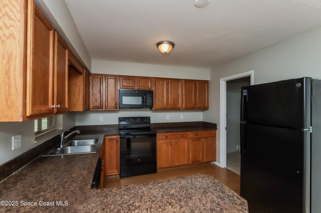 Building Photo - 1051 Marlin Dr