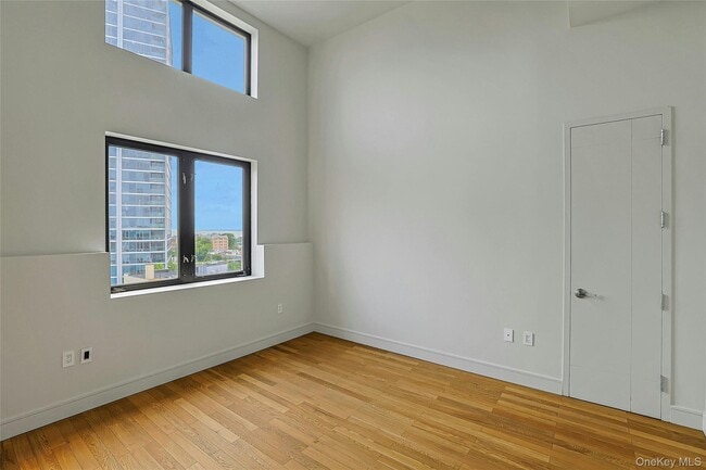 Building Photo - 25 Leroy Pl