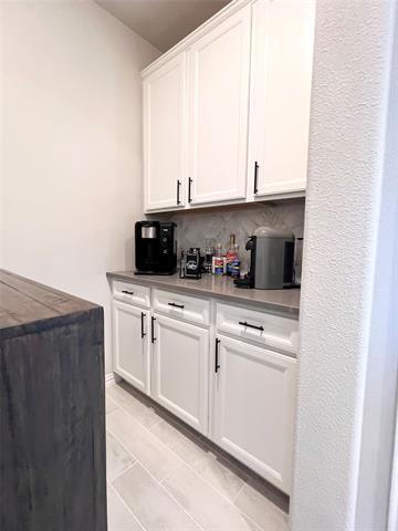 Building Photo - 2093 Almassera Dr